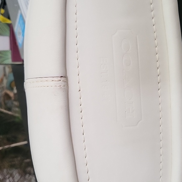 Coach 2008 Winter White Shoulder Bag - Picture 15 of 16